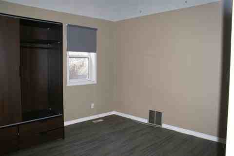 10702 85 Ave Nw - Photo 6 of 8