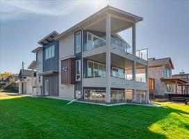 featured image of 4205 Lakeshore Dr
