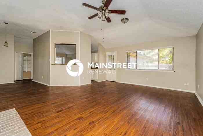 513 Quail Hollow Dr - Photo 2 of 16