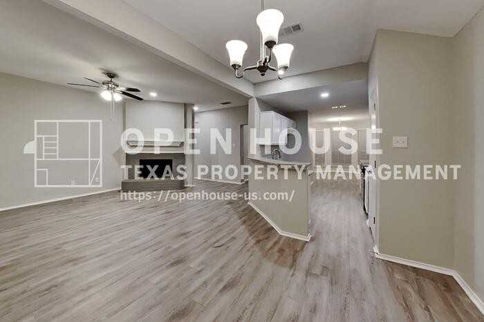 7410 Airline Dr - Photo 4 of 20