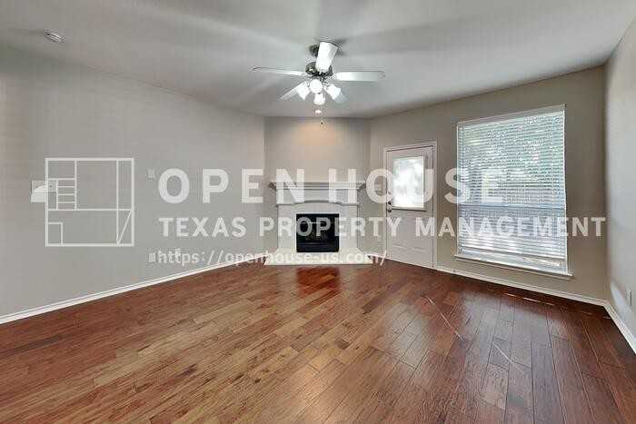 12901 Farmington Dr - Photo 4 of 25