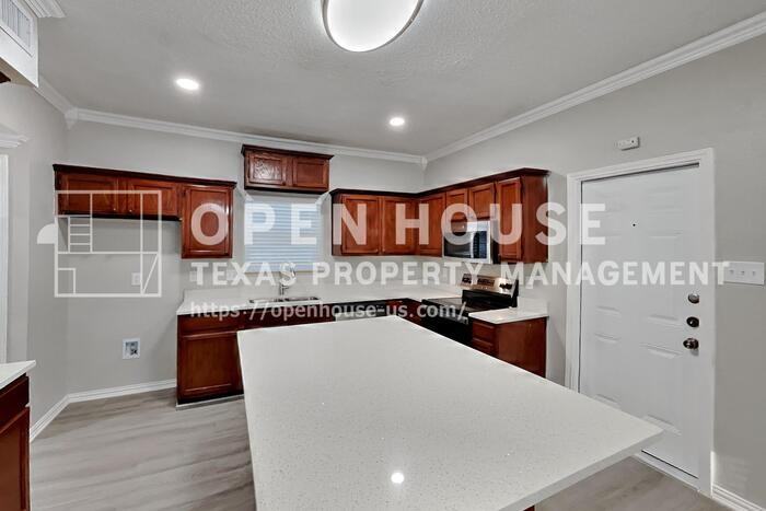 2308 Foothill Rd - Photo 7 of 20