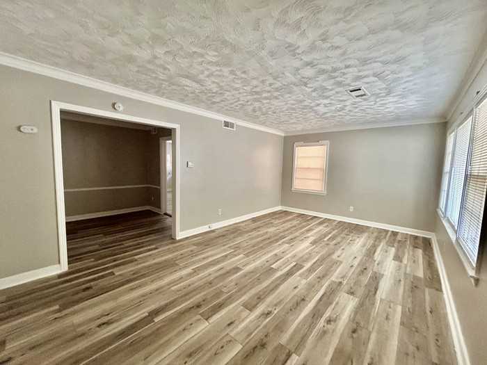1323 Brower St - Photo 2 of 7