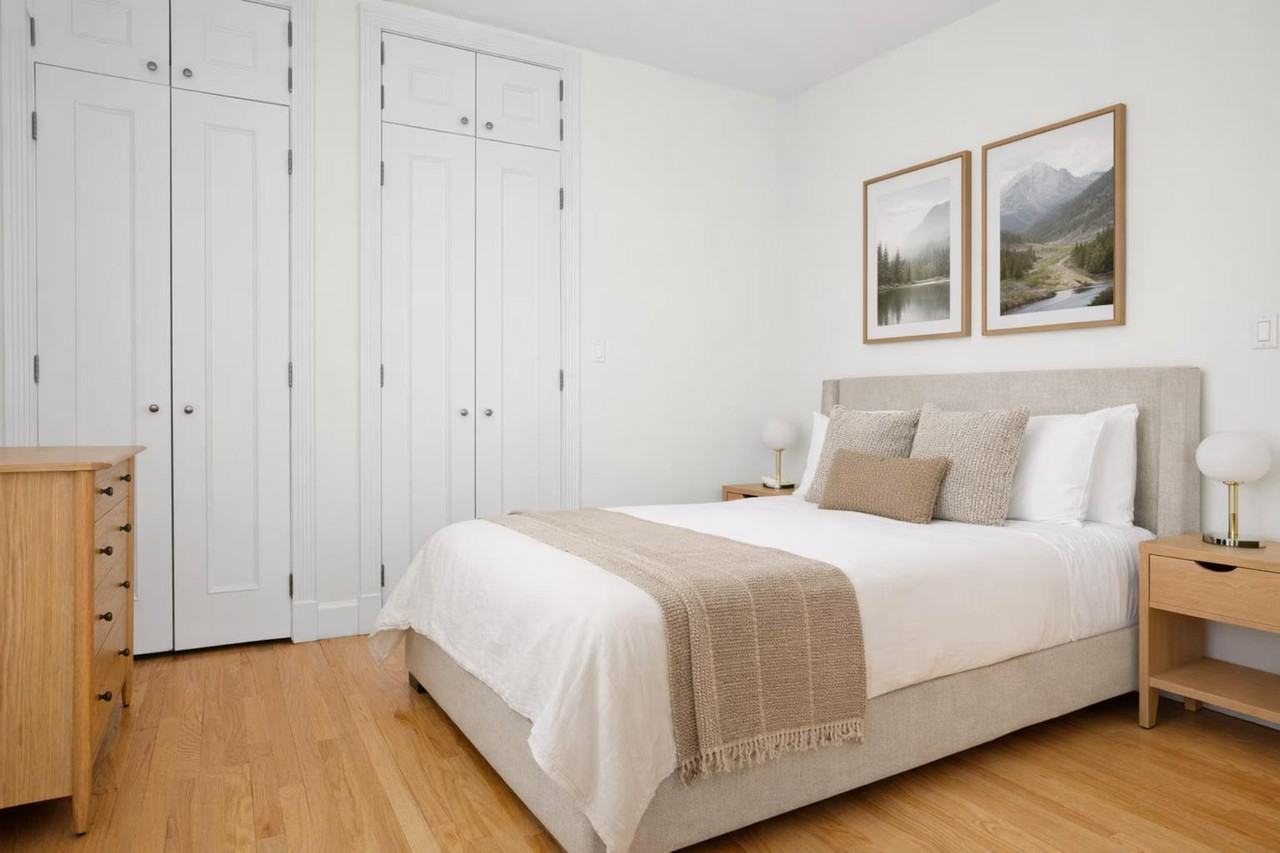 E 39th St #3D - Photo 3 of 4