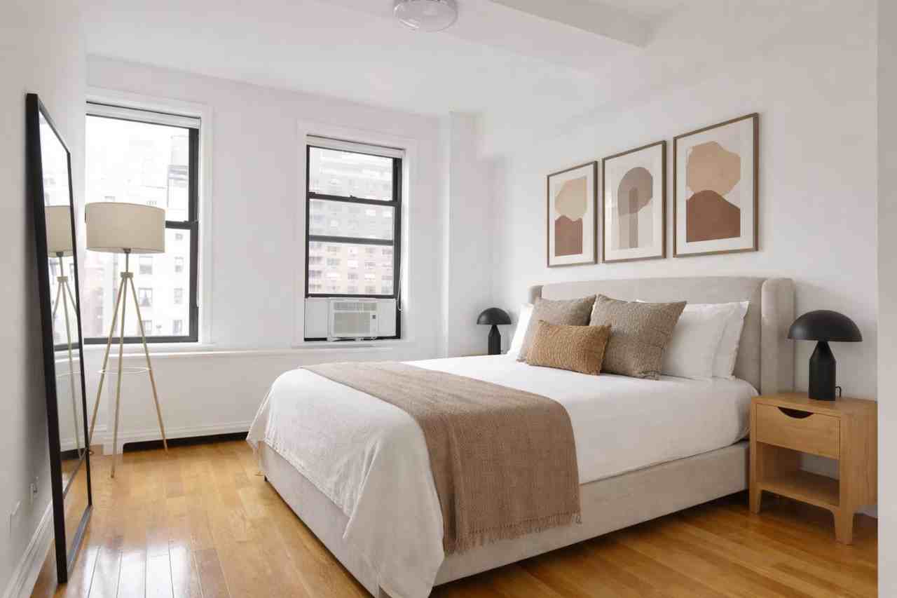 E 39th St #3D - Photo 4 of 4