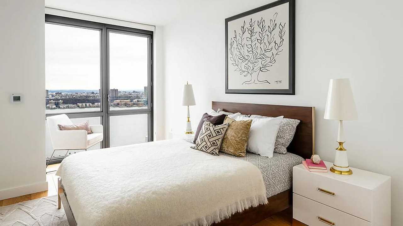 W 57th St #2718 - Photo 3 of 8