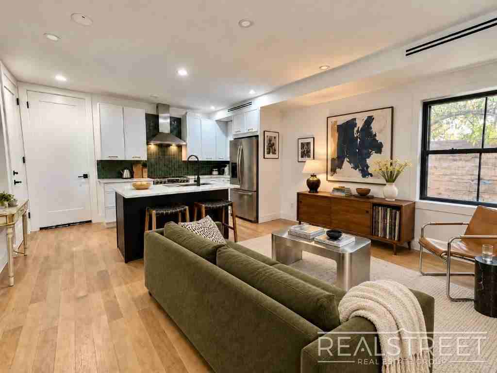 29 Thomas S Boyland St #1