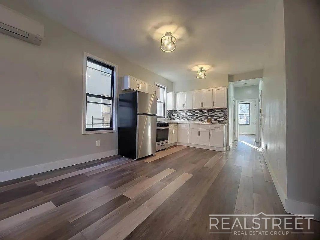 1148 Rogers Ave #2 - Photo 2 of 8