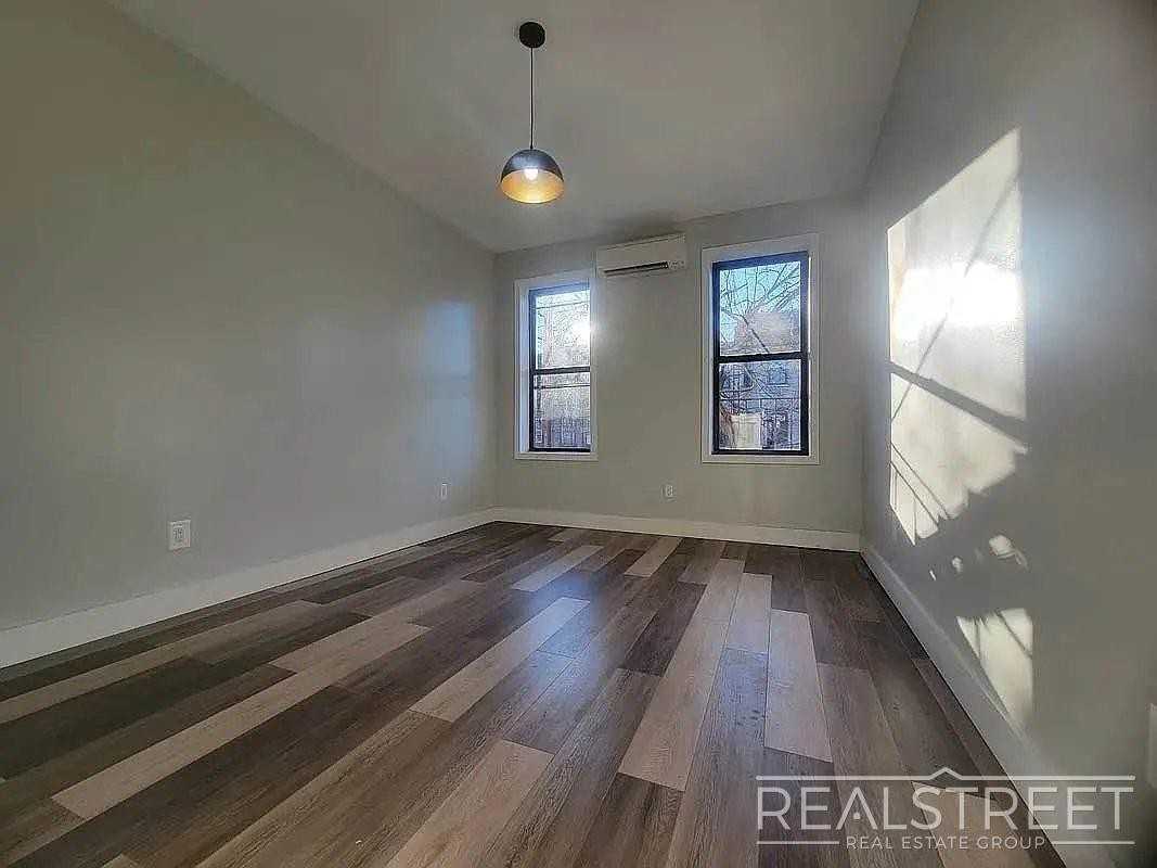1148 Rogers Ave #2 - Photo 7 of 8