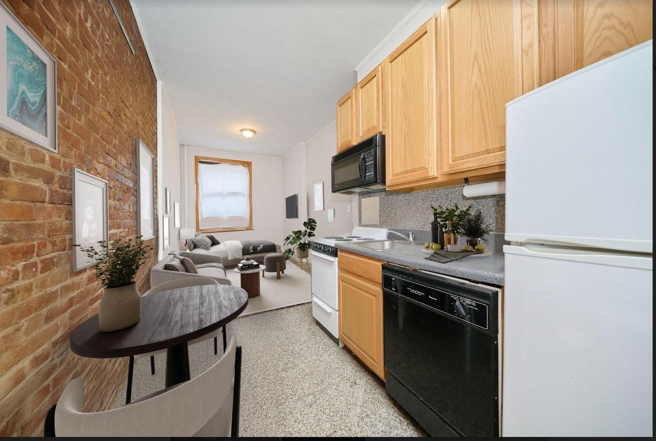 331 W 43rd St #1AA - Photo 2 of 4