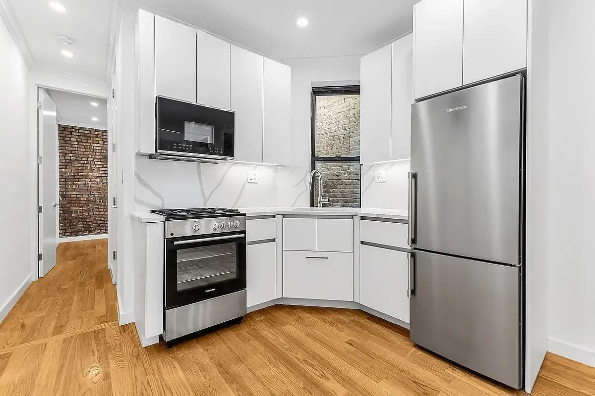 829 9th Ave #2B - Photo 3 of 4