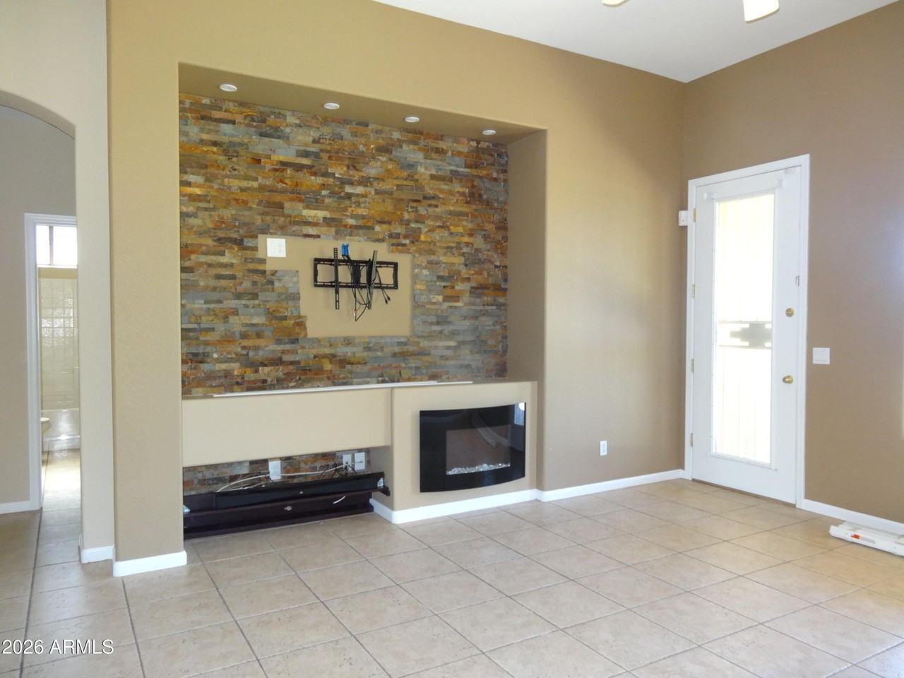 1350 E Indigo Dr - Photo 3 of 32