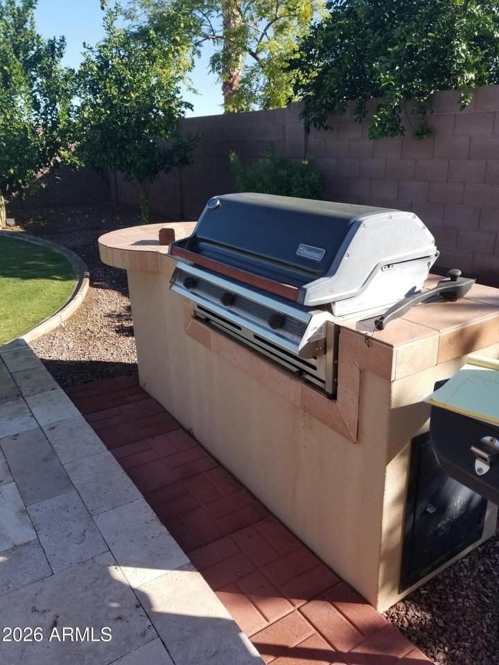 1350 E Indigo Dr - Photo 4 of 32