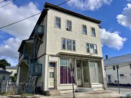 featured image of 74 Prospect St