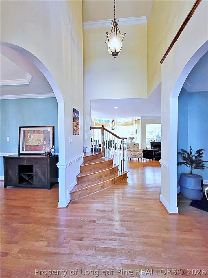 2519 S Edgewater Dr - Photo 3 of 50