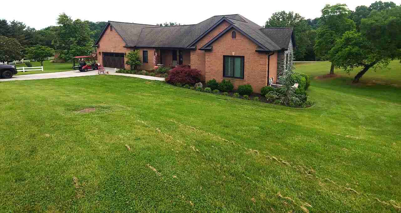 705 Constitution Dr - Photo 2 of 9