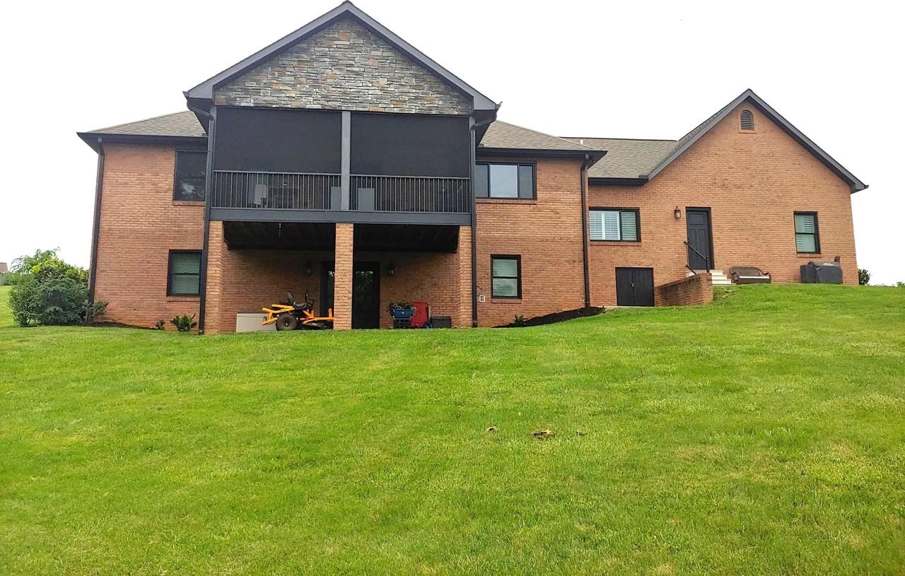 705 Constitution Dr - Photo 4 of 9