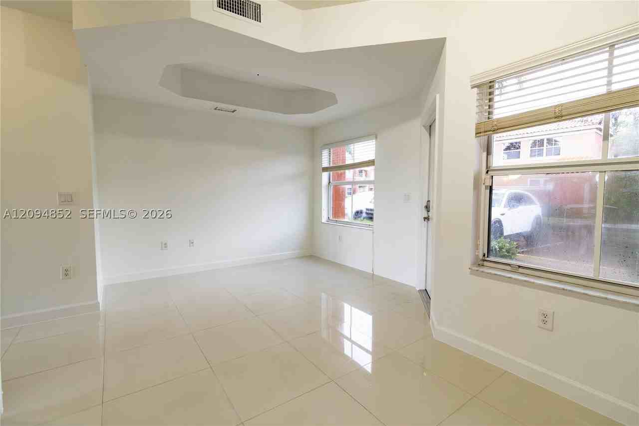11600 Nw 60th Ter #484 - Photo 4 of 22