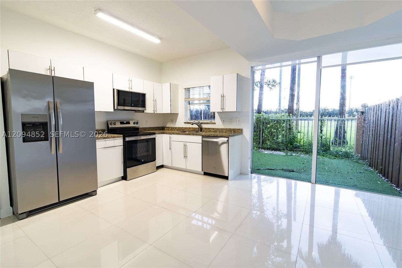 11600 Nw 60th Ter #484 - Photo 5 of 22