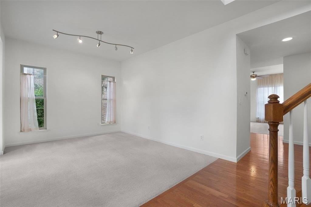 520 Queens Court Pl - Photo 6 of 32