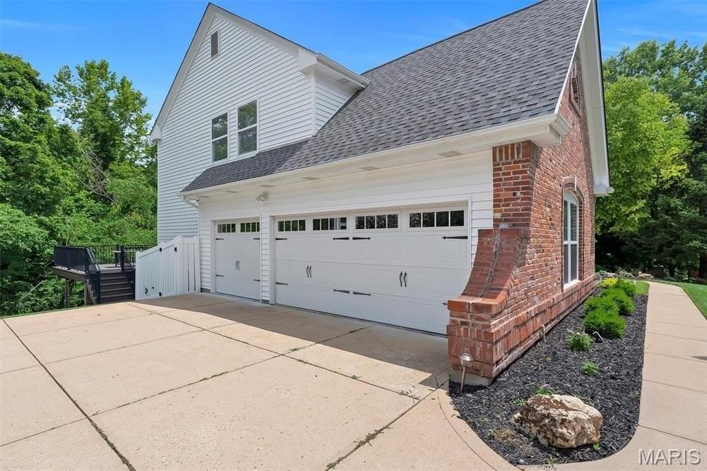 17643 Wildridge Dr - Photo 4 of 50