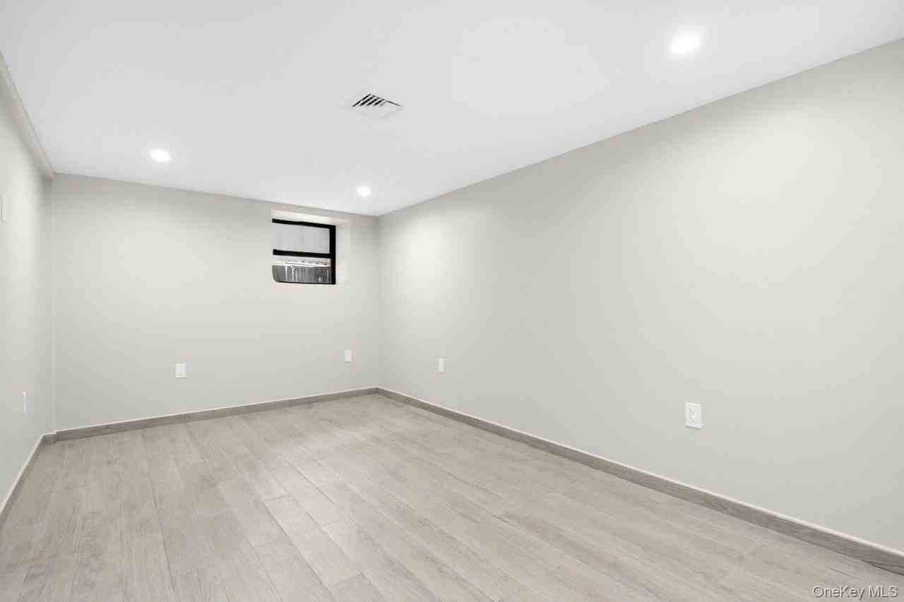 964 Saint Johns Pl #1 - Photo 5 of 6