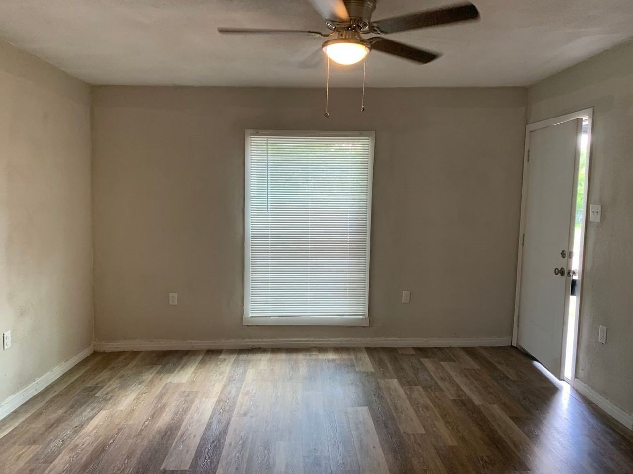 1658 Orange St - Photo 3 of 11