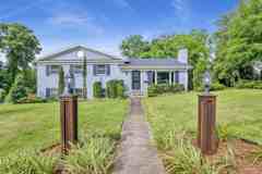 421 Woodbine Dr - Photo 1 of 1