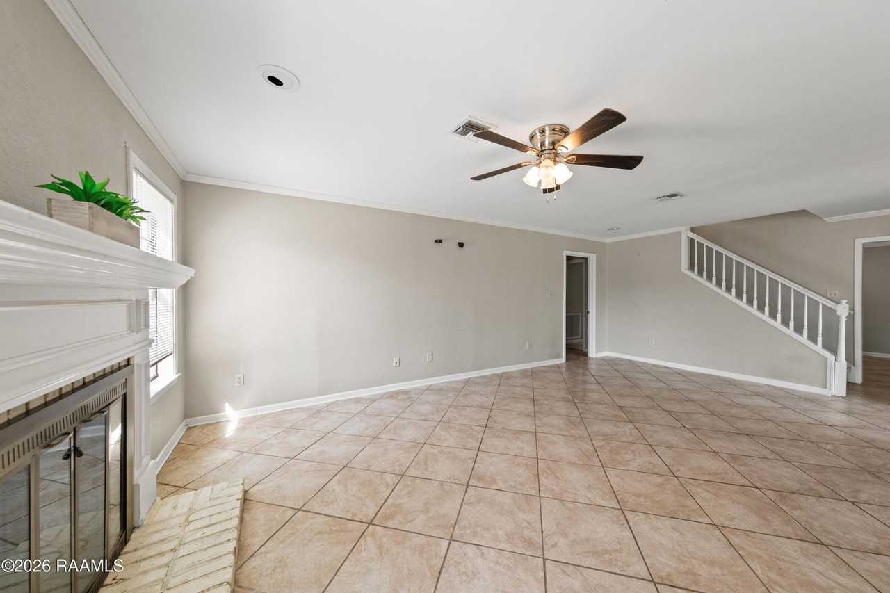101 Wisteria Dr - Photo 6 of 34