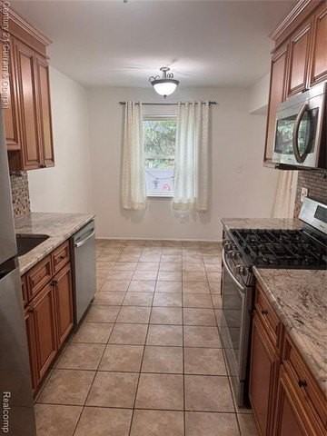 24840 Olde Orchard St - Photo 5 of 27