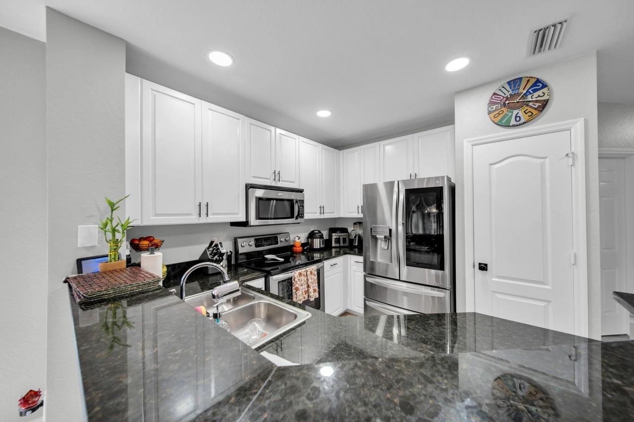 11739 Eros Rd - Photo 3 of 15
