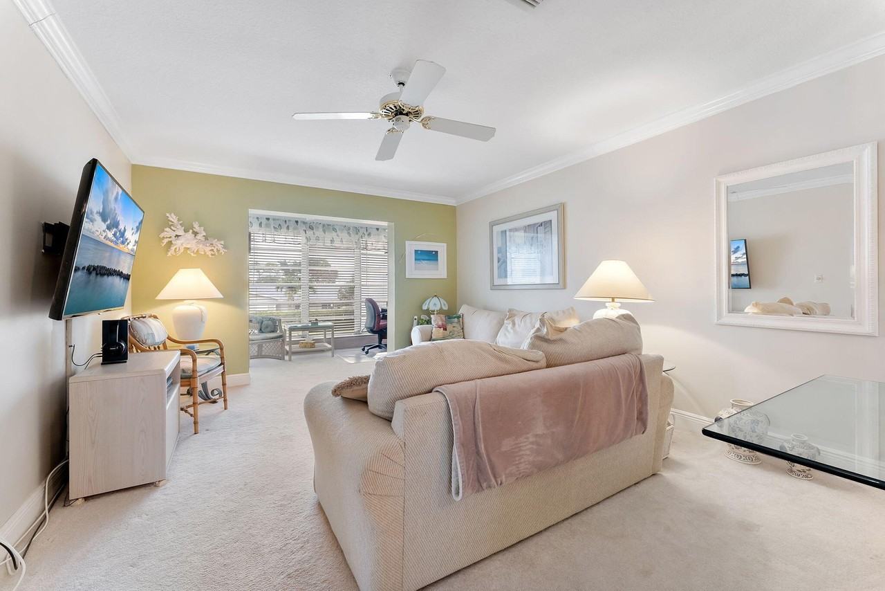 2401 Del Aire Blvd #201 - Photo 5 of 32