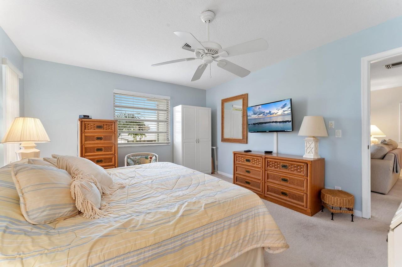 2401 Del Aire Blvd #201 - Photo 6 of 32