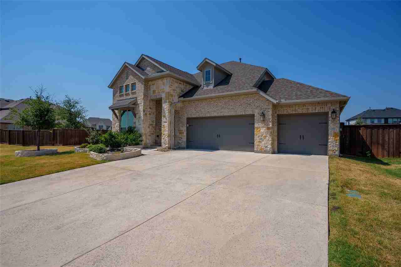 2116 Roquette Dr - Photo 3 of 40