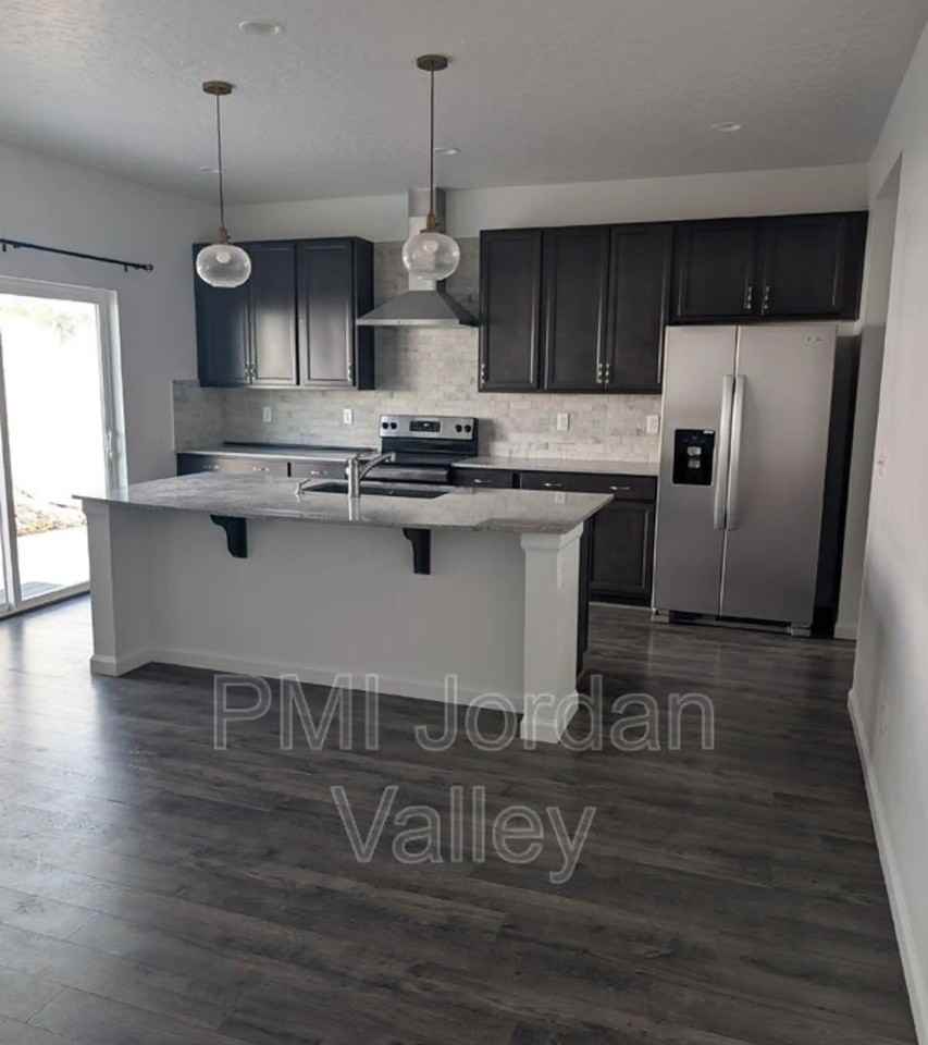 2123 N Wallflower Dr - Photo 5 of 15