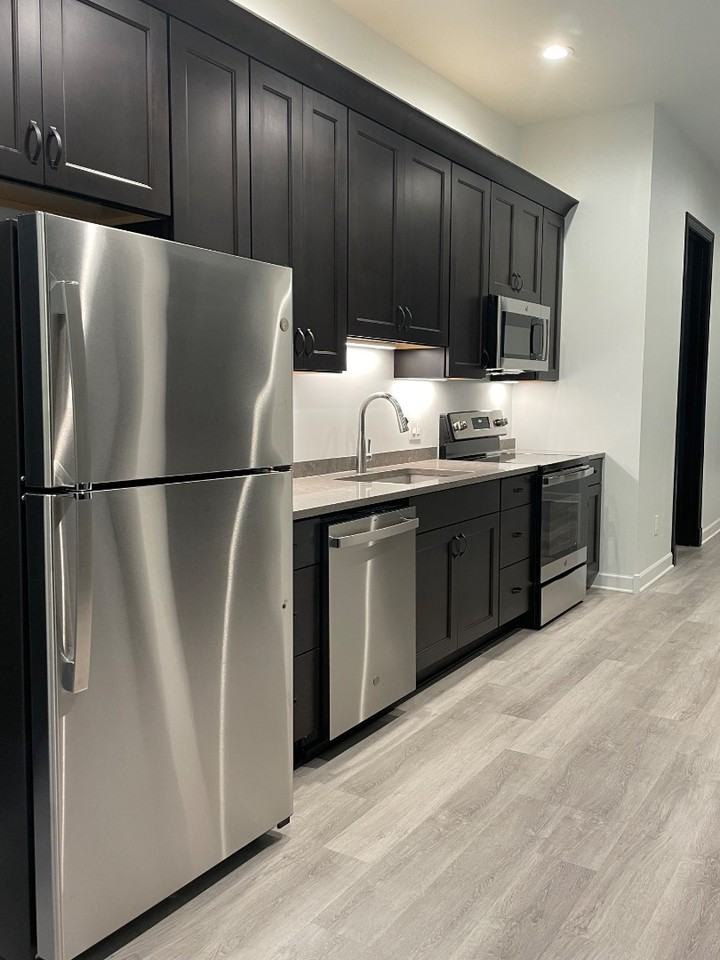 414 Shelden Ave - Photo 3 of 8