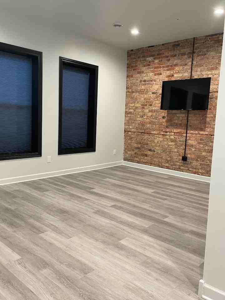 414 Shelden Ave - Photo 4 of 8
