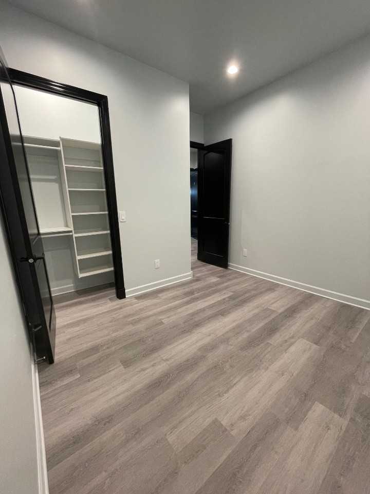414 Shelden Ave - Photo 7 of 8