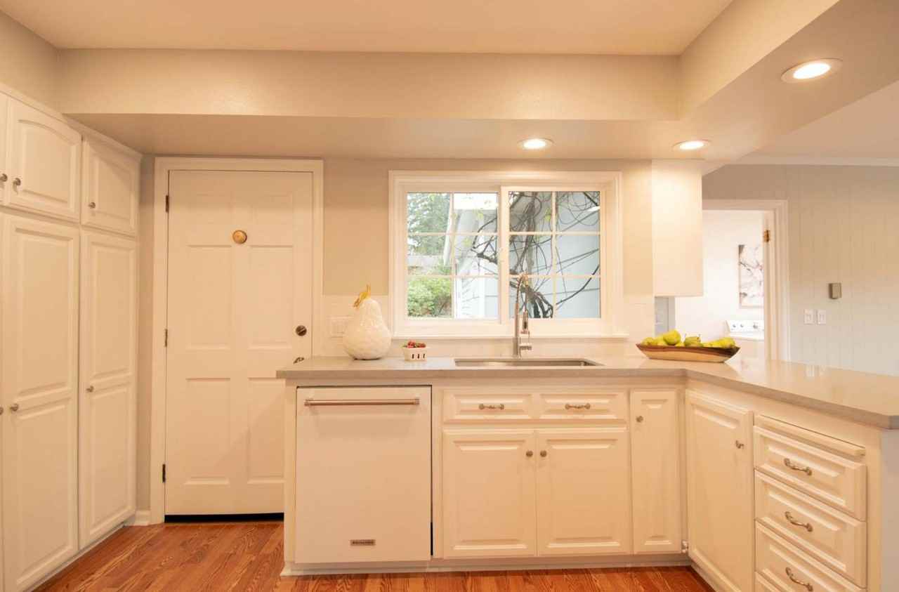 10826 Meadow Rd Sw - Photo 7 of 11