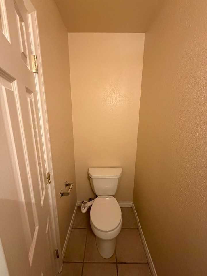 792 N Mollison Ave #16 - Photo 5 of 20
