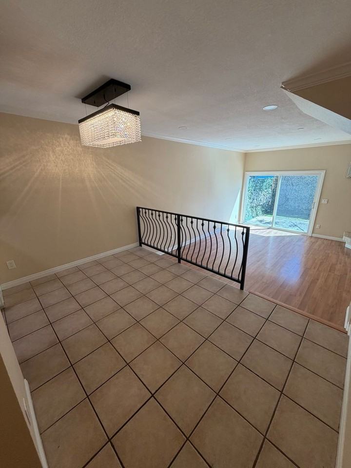 792 N Mollison Ave #16 - Photo 6 of 20