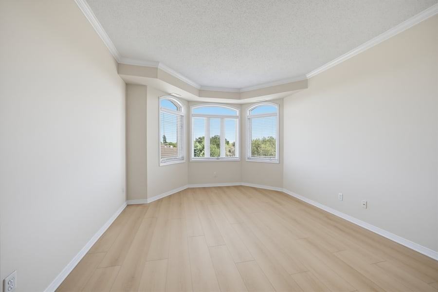 190 Rustic Hills Cres #7 - Photo 3 of 14