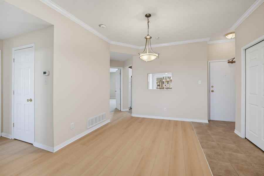 190 Rustic Hills Cres #7 - Photo 4 of 14