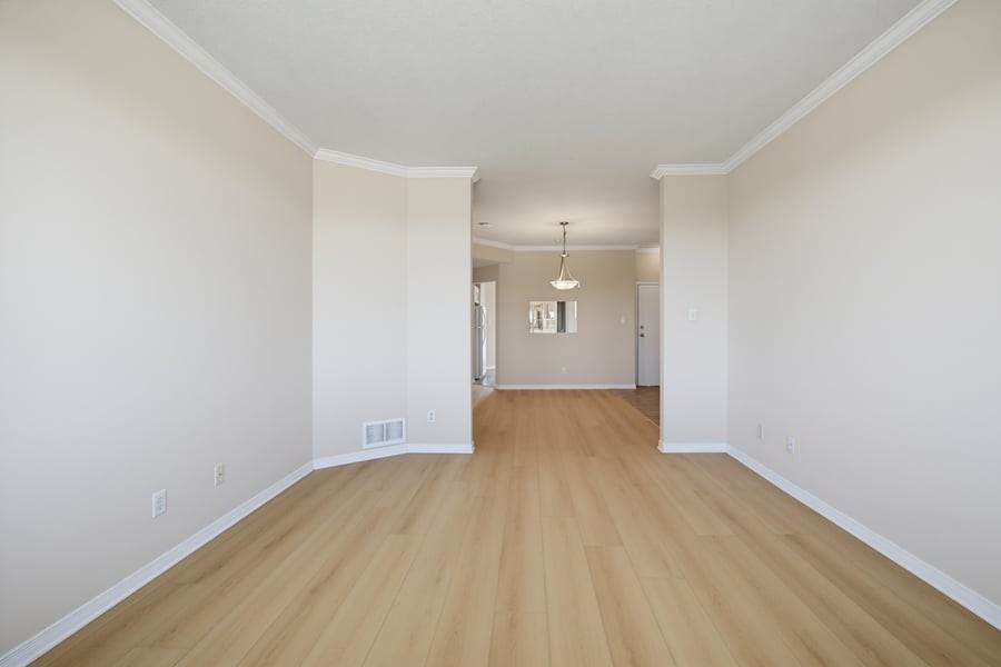190 Rustic Hills Cres #7 - Photo 5 of 14