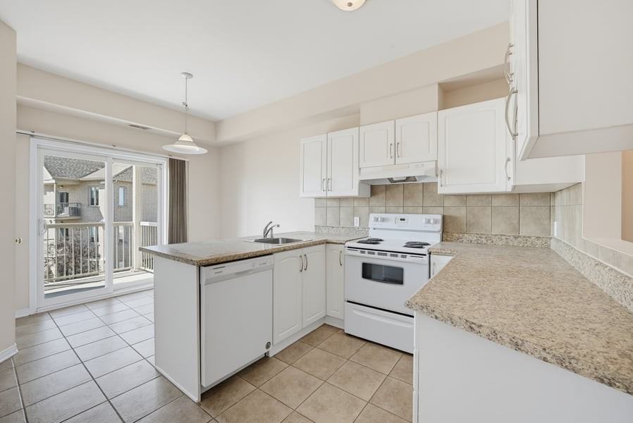 190 Rustic Hills Cres #7 - Photo 6 of 14