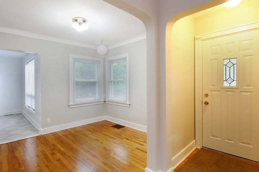 390 Dieppe St - Photo 2 of 14