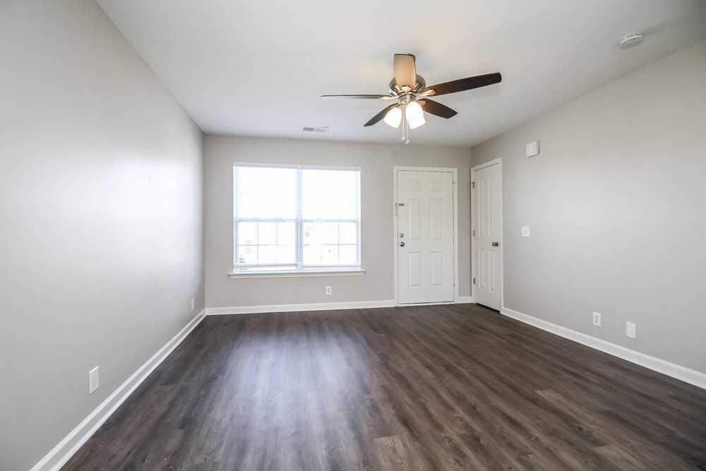 404 Glenmore Ct - Photo 5 of 17