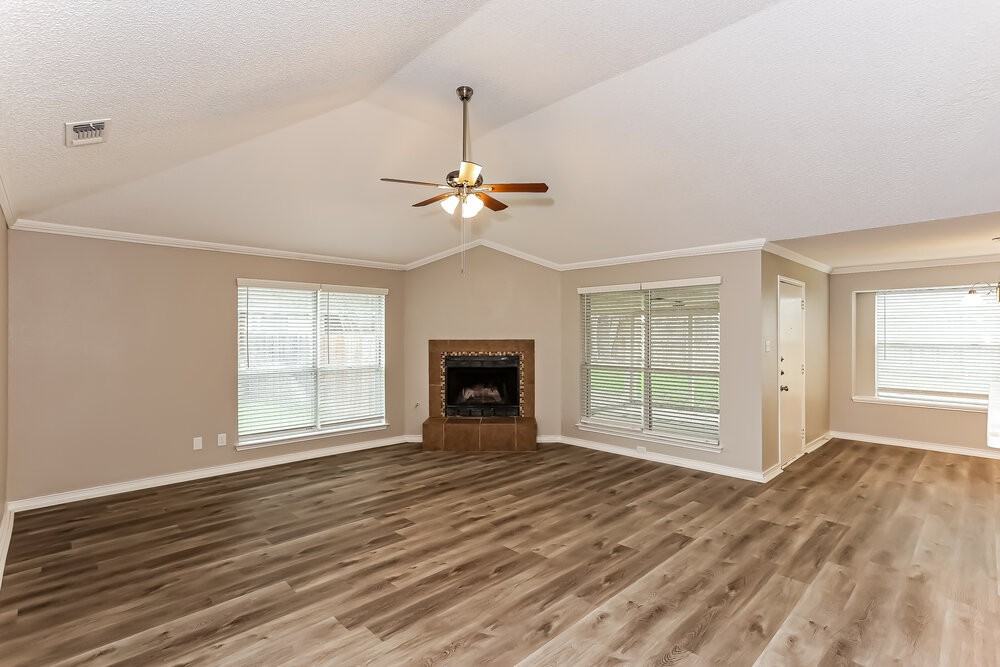 4979 Garden Grove Ct - Photo 3 of 16