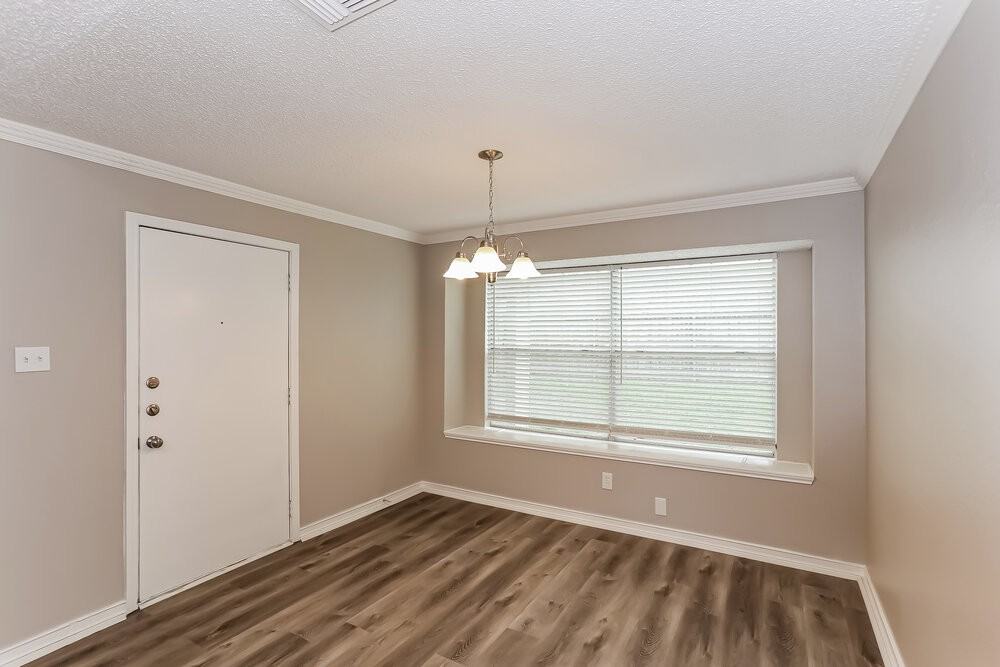 4979 Garden Grove Ct - Photo 6 of 16
