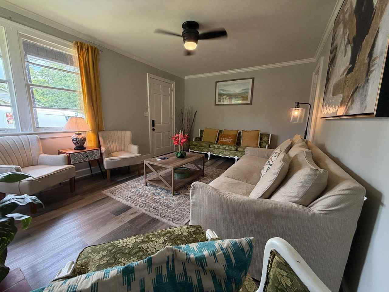 201 E Alden Ave #1628644P - Photo 2 of 48